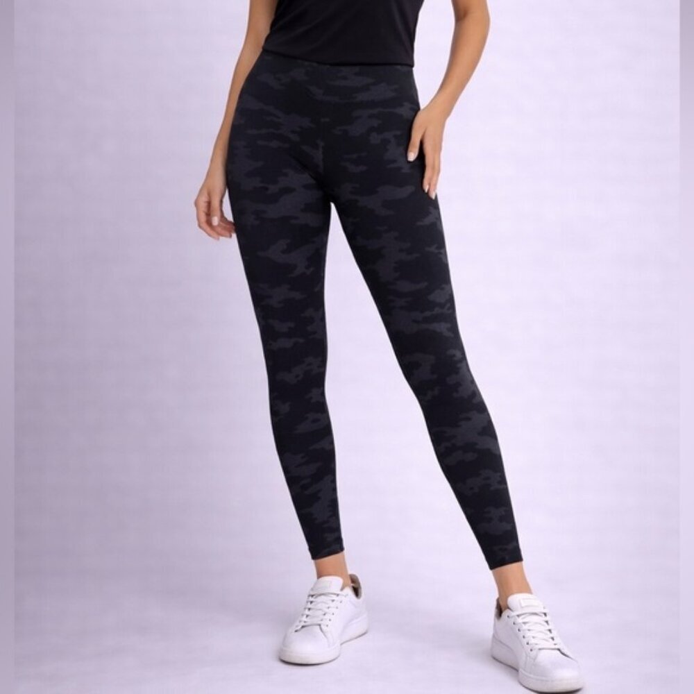 Spanx Look at Me Now Seamless Camo Leggings Black Gray Size M/M